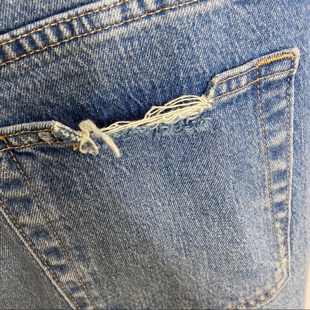 Gap High Rise Cheeky Denim Shorts with Raw Hem NWT - Picture 9 of 10